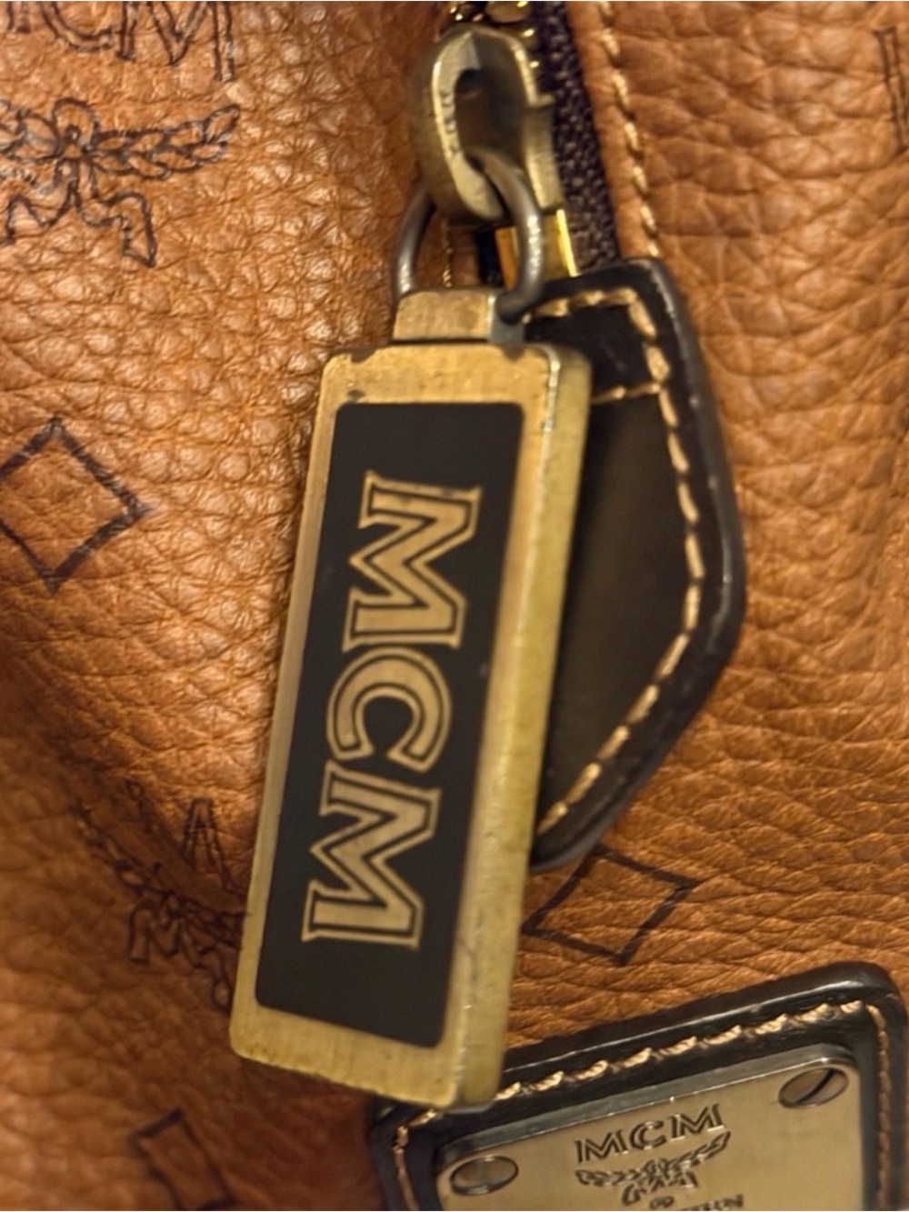 MCM Vintage Visetos Munchen Boston Bag and Gold Hardware - Picture 3 of 15